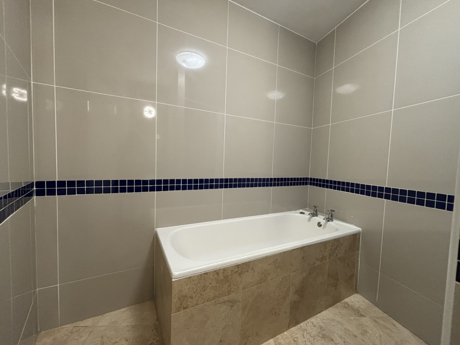 To Let 2 Bedroom Property for Rent in Vredehoek Western Cape